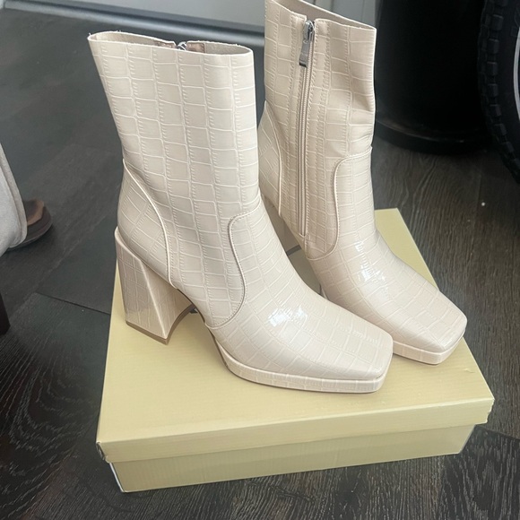 Princess Polly Croc Platform Boots - Picture 2 of 5